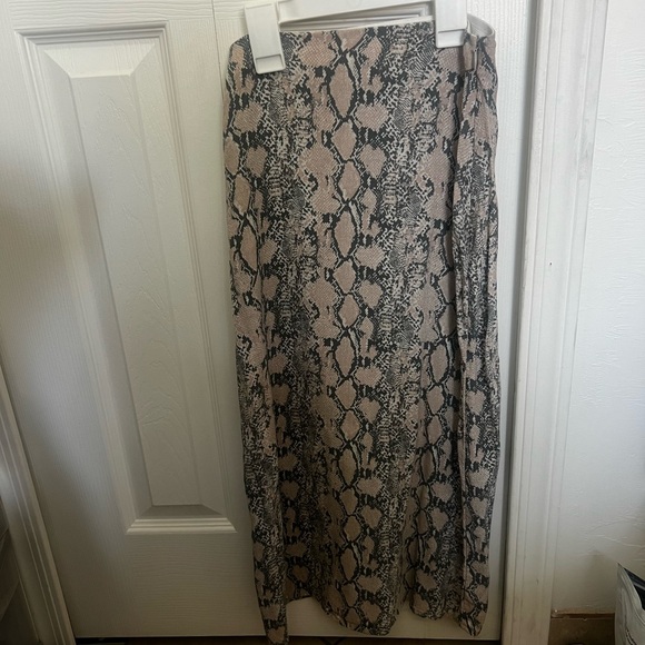 Snakeskin maxi skirt from American Eagle - Picture 1 of 5